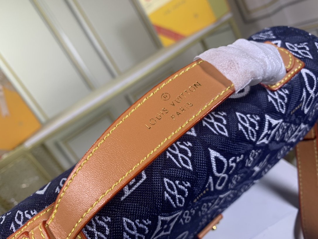 LW - Luxury Handbags LUV 111