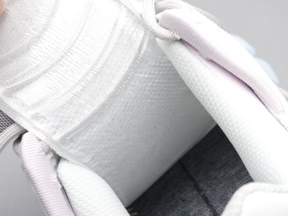 LW - Bla Track II Hollow Out White Sneaker