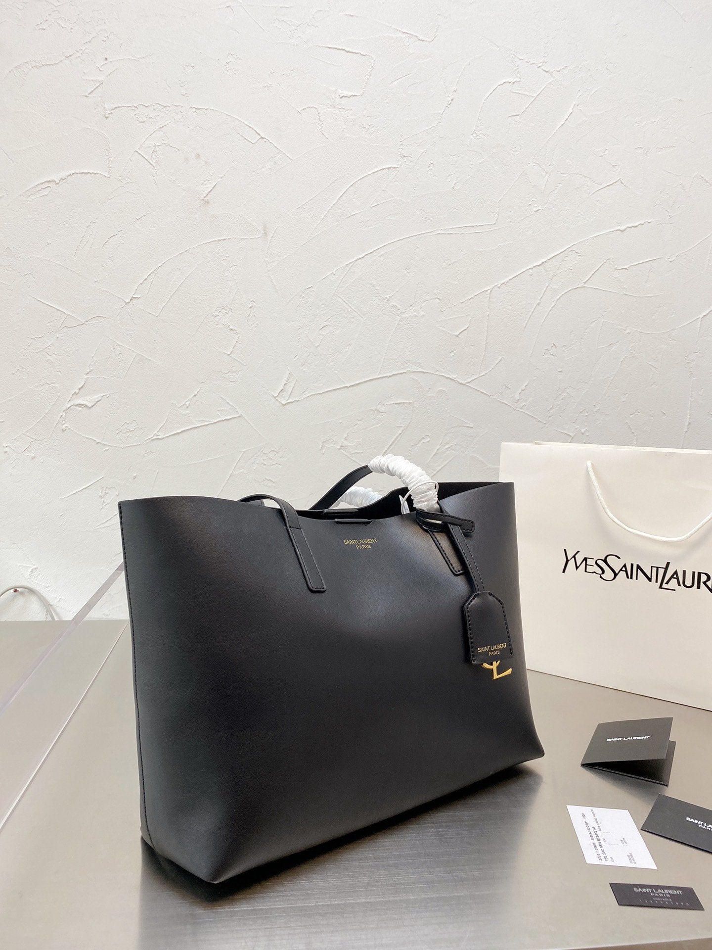 LW - Luxury Handbags SLY 197