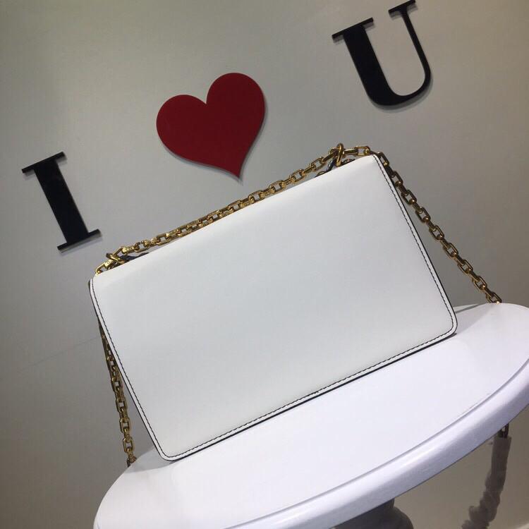 LW - Luxury Handbags DIR 223