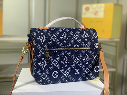 LW - Luxury Handbags LUV 111