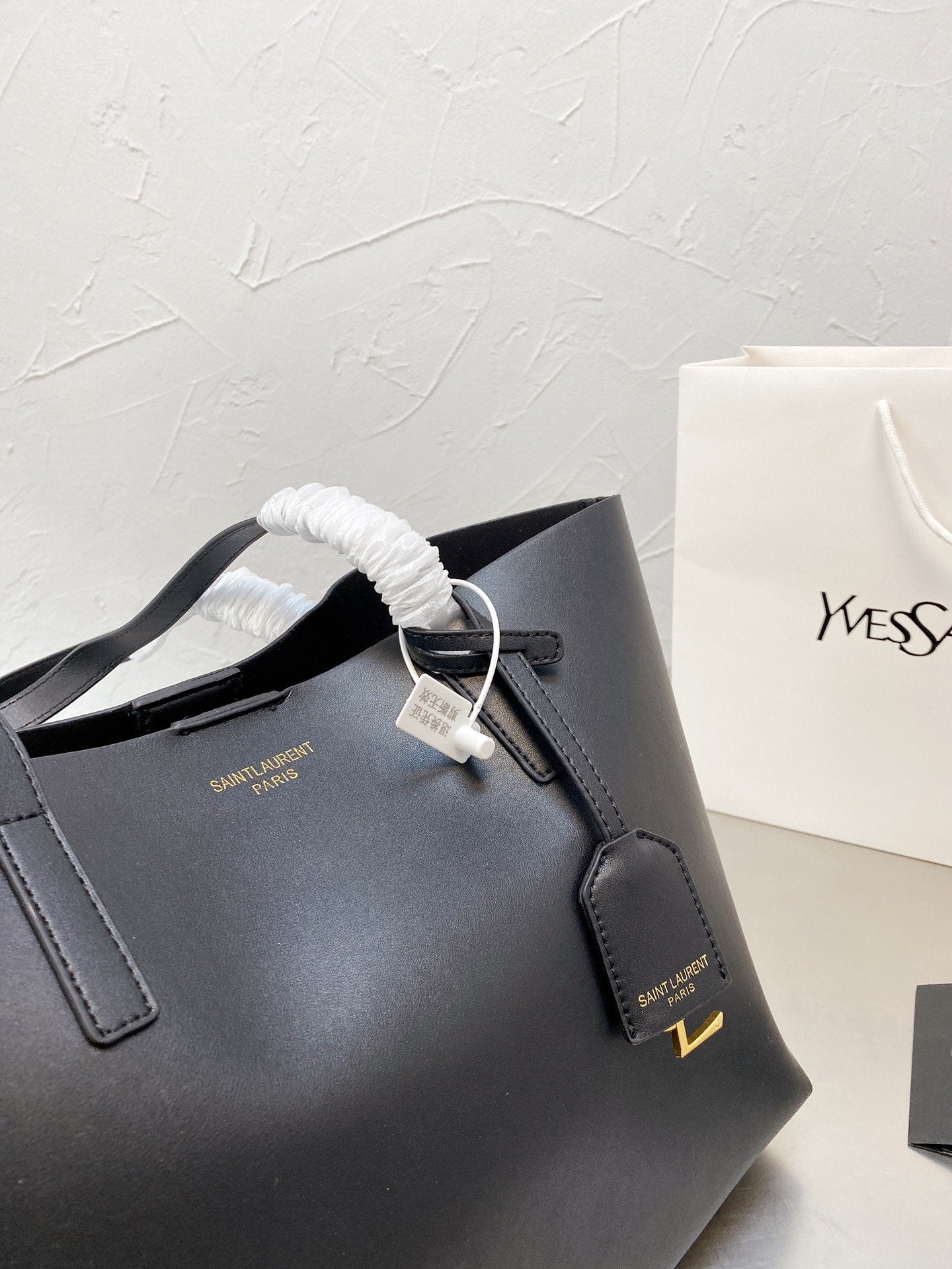 LW - Luxury Handbags SLY 197