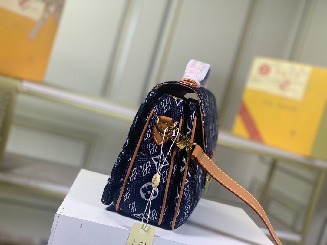 LW - Luxury Handbags LUV 111