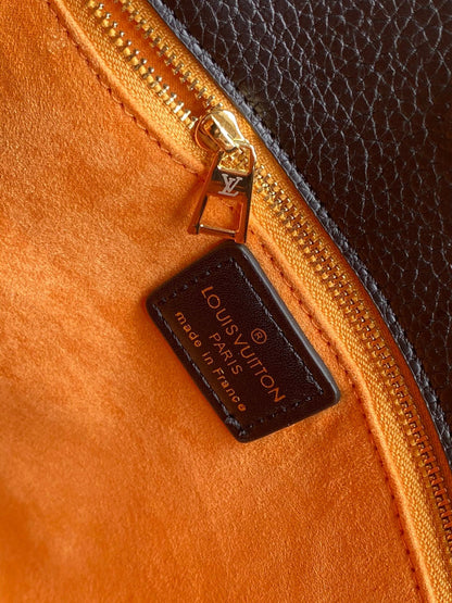 LW - Luxury Handbags LUV 038