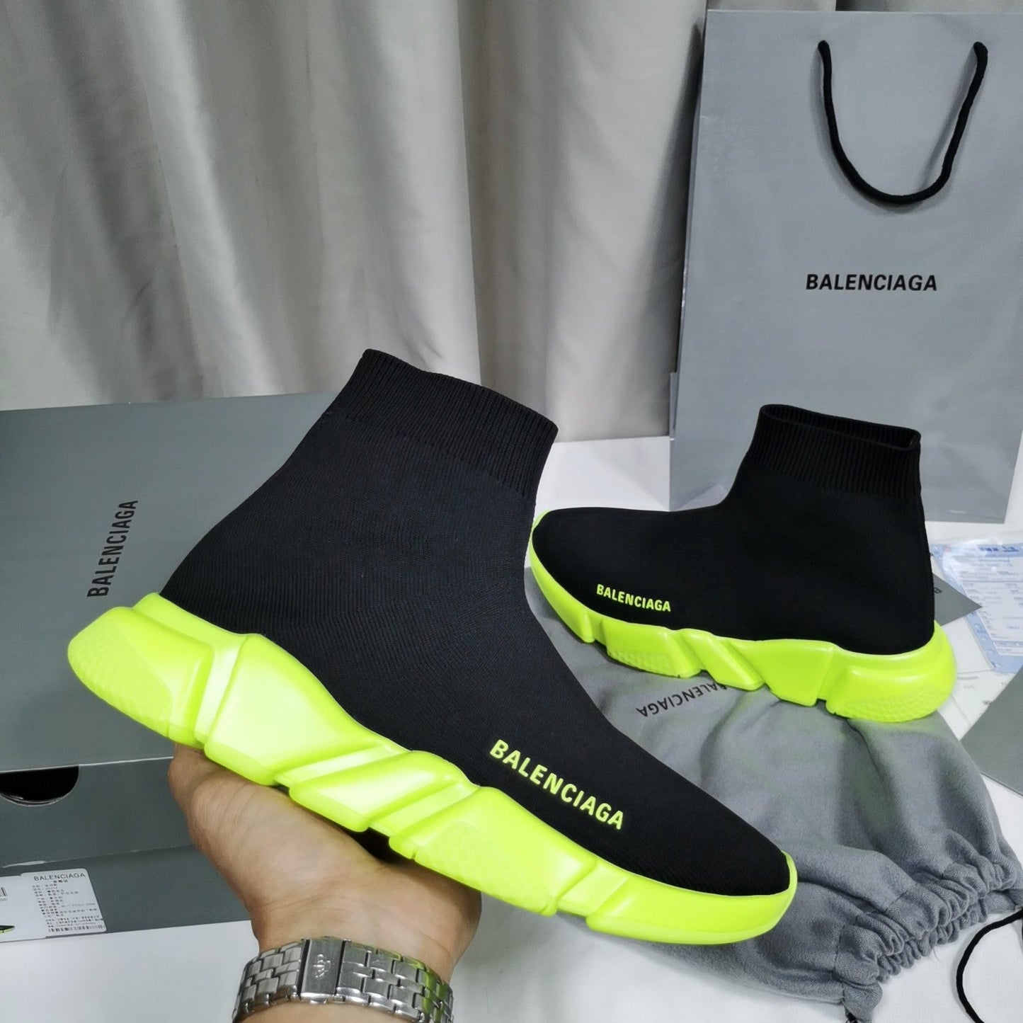 LW - Bla Speed Stretch Knit High Top